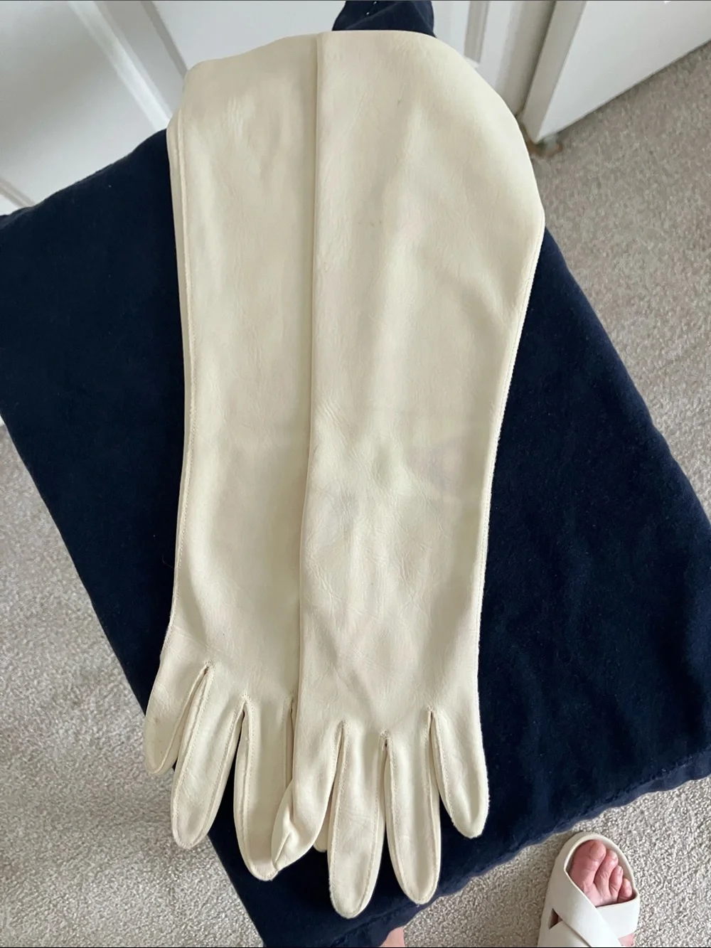Women's Long Cream Leather Gloves